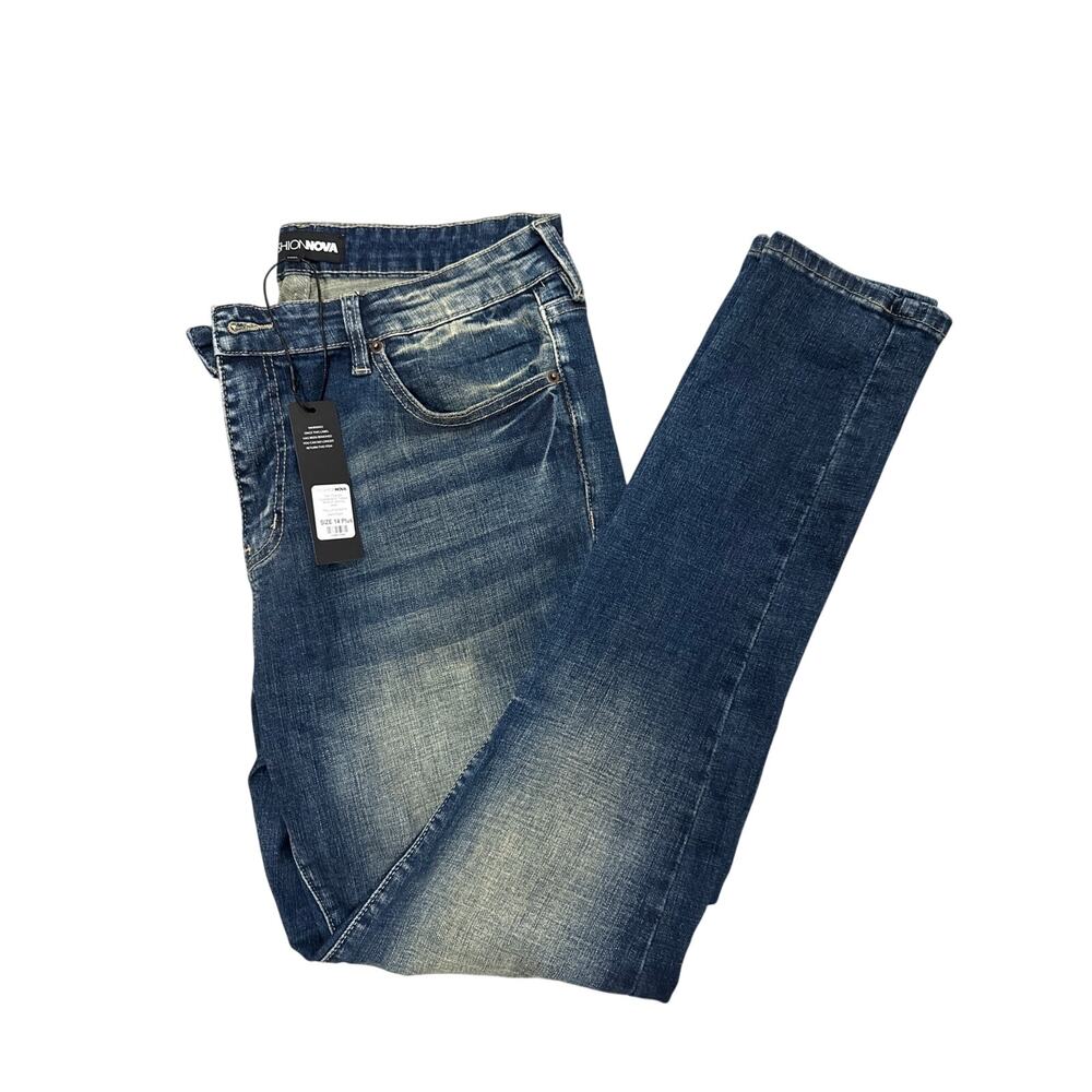 Fashion Nova tinted stretch skinny jean in Womne’s 14 NWT